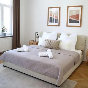 https://bloom-cozy-apartment-5-stops-to-city-center.vienna-besthotels.com